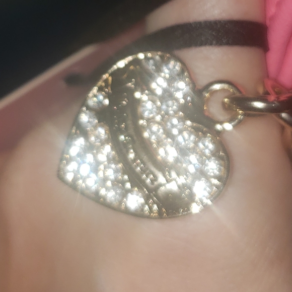 JUICY COUTURE NWT HEART WRISTLET NWT - Picture 4 of 4